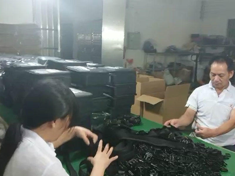 Yiqing bags production and processing